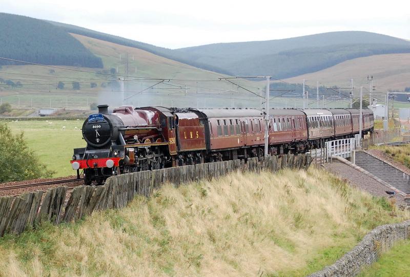 Leander: 5690 Leander at Elvanfoot on 25th Sep 09 while working the Preston to Glasgow leg of a charter train Photo of Leander