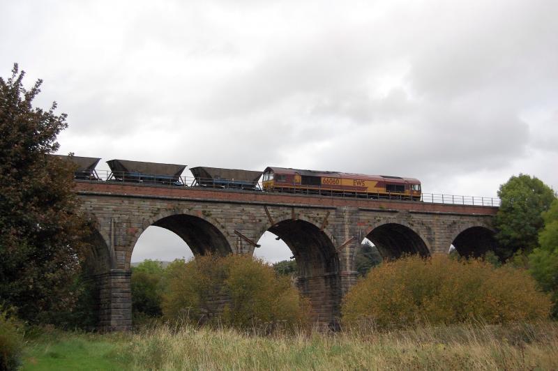 Crawick viaduct: 6M18 New cumnock to Earles Sidings on Crawick viaduct between Kirkconnel and Sanquhar on 25th Sep 09 Photo of Crawick viaduct