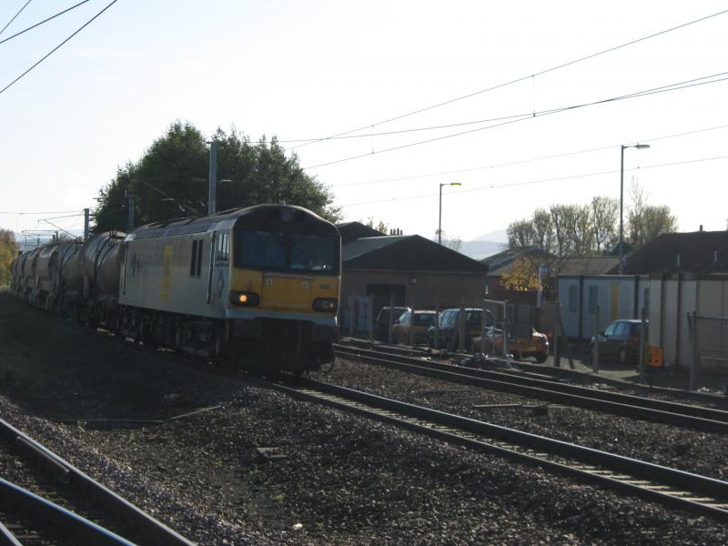 92042 Honegger: Class 92042 thunders through Carstairs on the 16/10/09 hauling 6S50 Carlisle Mossend engineers train. Photo of 92042 Honegger