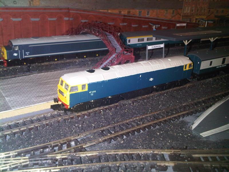 47270 at Elmgrove: With all the froth about 270 being back on its old stomping ground recently, a chance opportunity allowed me to catch it on a motorail service! 28th October 2009 Photo of 47270 at Elmgrove