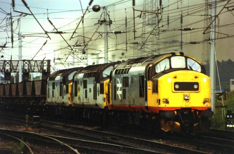 3 up to the 'Craig': 37370-37049-37051 Mossend with coal to Ravenscraig 22.6.90 Photo of 3 up to the 'Craig'