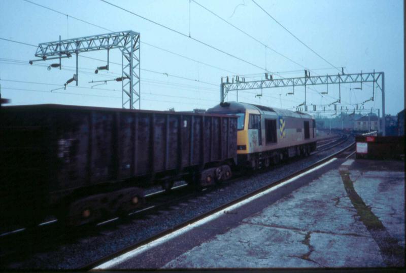 Hunterston finale: 60035 FLORENCE NIGHTINGALE heading through Gilmour Street on 23rd May 1992 with the 0845 Hunterston to Ravenscraig 4 ore train the last one as the rundown of Ravenscraig continued. Photo of Hunterston finale
