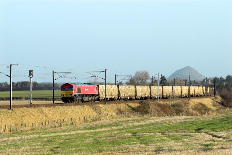 DBS at Spittal: 66152 works 6B44 for the third day in a row. Here it is passing Spittal under a clear winter sky. 9 December 2009 Photo of DBS at Spittal