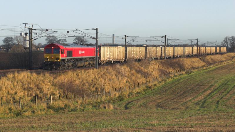 Bins at Inveresk: 66152 on 6B44 again in the sun at Inveresk, East Lothian. 10 December 2009 Photo of Bins at Inveresk