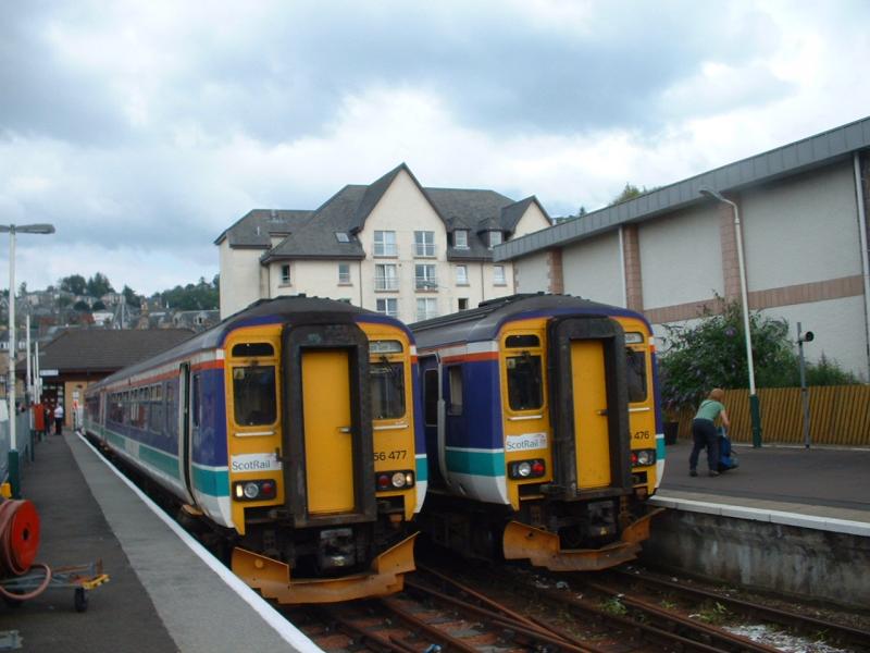 156476 and 156477 at Oban: Two Class 156's at Oban on the 22nd of July, 2007 Photo of 156476 and 156477 at Oban