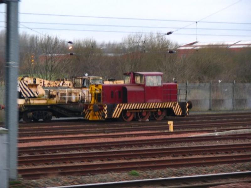 Thomas Hill shunter: Viewed from the McBuffer Puffer when we were put inside at Polmadie to allow a Voyager past Photo of Thomas Hill shunter