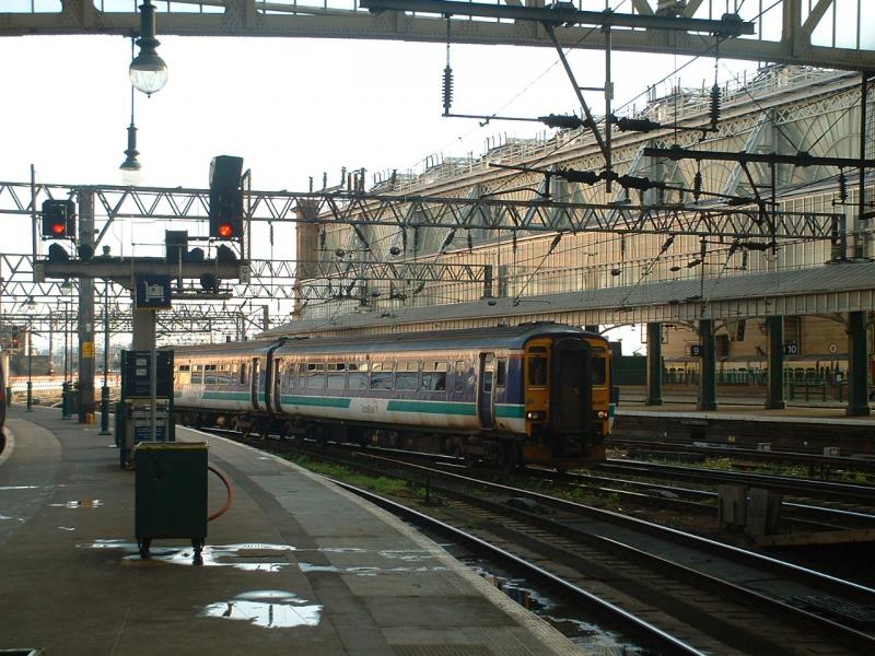 Class 156: Unidentified Class 156 at Glasgow Central on 2nd April, 2005 Photo of Class 156