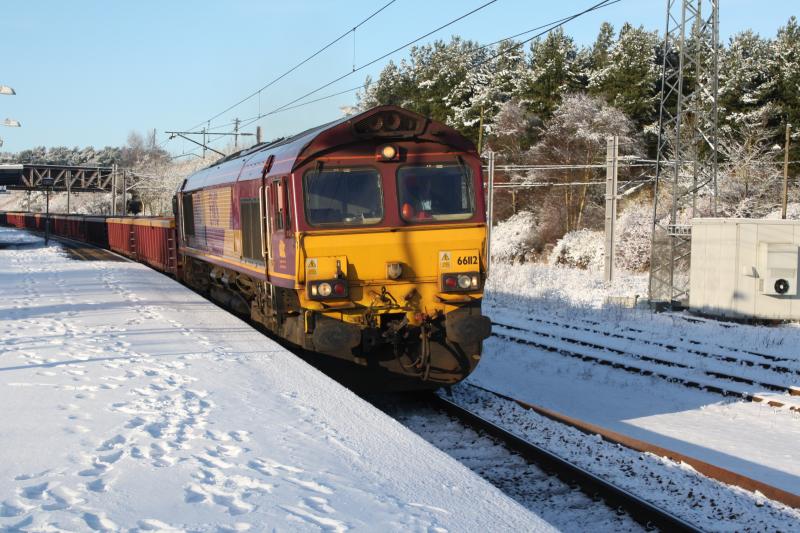 66112 6K23 WCML Engineer: 66112 6K23 11.29 Passing Carstairs for Abington.
19/12/09 Photo of 66112 6K23 WCML Engineer