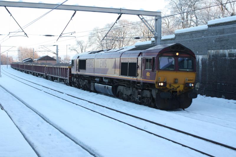 66043 Engineer: EWS 66043 Engineer train passing carstairs 28/12/09 14.55 Photo of 66043 Engineer