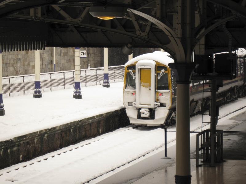 WNTER SNOWS INSIDE ABERDEEN STN 22.12.09: Photo of WNTER SNOWS INSIDE ABERDEEN STN 22.12.09
