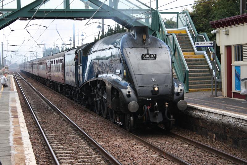 Sir Nigel at speed passing Drem sep/oct 09: Photo of Sir Nigel at speed passing Drem sep/oct 09