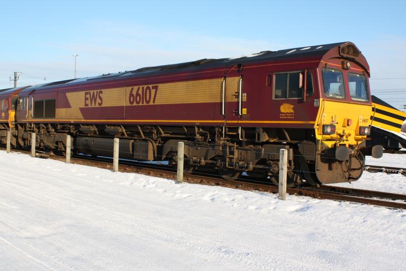 66107: 66107 Sitting at mossend 3/1/2010 Photo of 66107