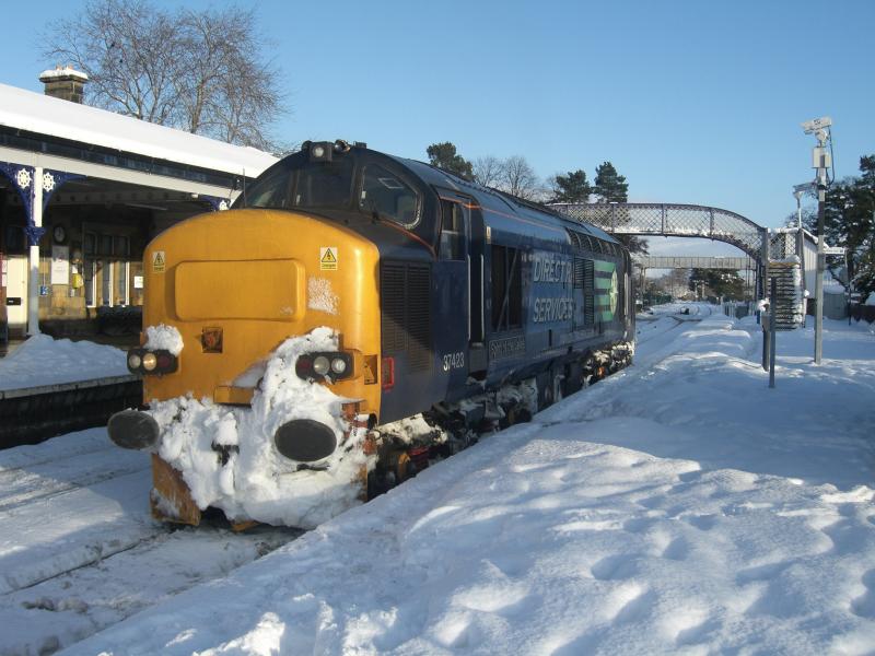 37423 1Z99: 37423 1Z99 at Kingussie Loop Photo of 37423 1Z99