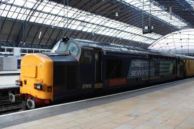 37610: 37610 1Q10 Measurement train arriving Queen street bang on time. Photo of 37610