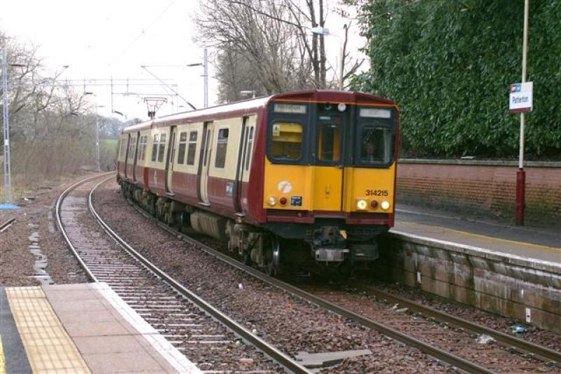 314215: 314215 enters Patterton on the 21st February 2007 with a Neilston service Photo of 314215
