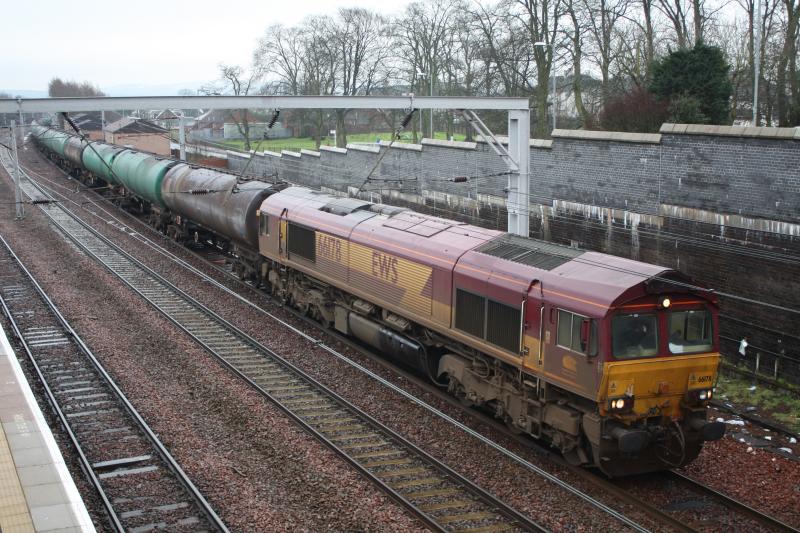 66178 Tanks: 66178 Sitting at Carstairs 12:25 23/1/10 Photo of 66178 Tanks