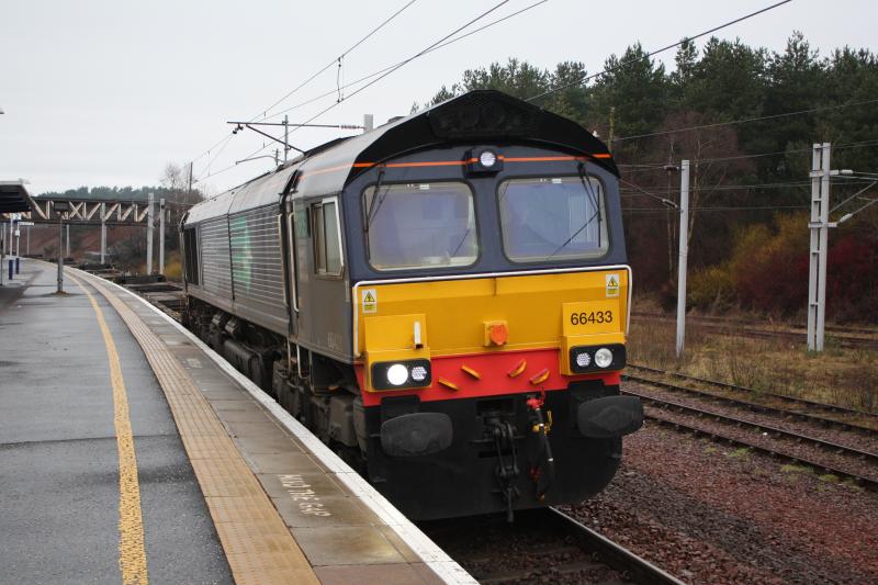 66433: 66433 Passing Carstairs heading south 12:31 23/1/10. Photo of 66433