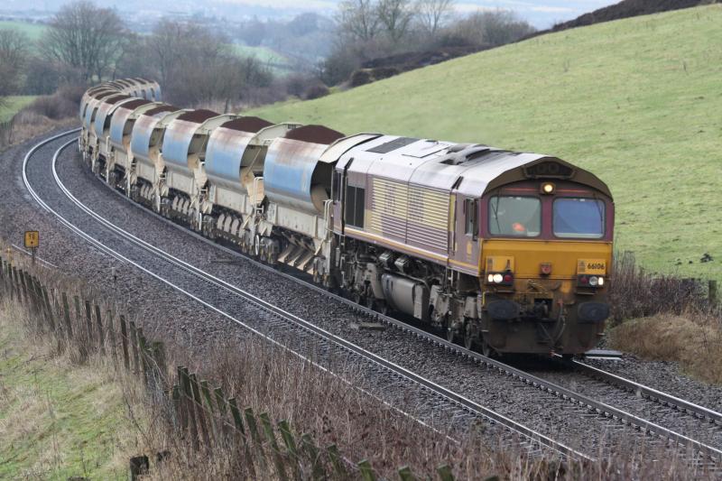 66106 6K20: 66106 6K20 Approaching Anathill 11:30 24/1/10 Photo of 66106 6K20