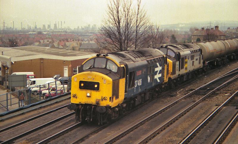37408 & 239 work the Bishopbriggs past Grangemouth Junction..jpg: 37408 & 239 work the Bishopbriggs past Grangemouth Junction..jpg Photo of 37408 & 239 work the Bishopbriggs past Grangemouth Junction..jpg