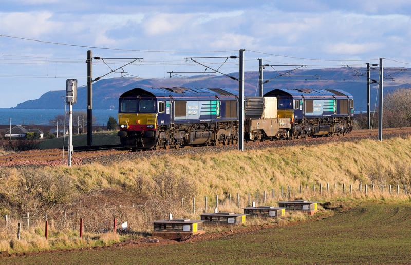 Flask at Innerwick: I was a short distance north of PIERSHILL2001 yesterday. This is 6M50 heading back north, having reversed and crossed from up main to down main on the ECML. 10 February 2010 Photo of Flask at Innerwick
