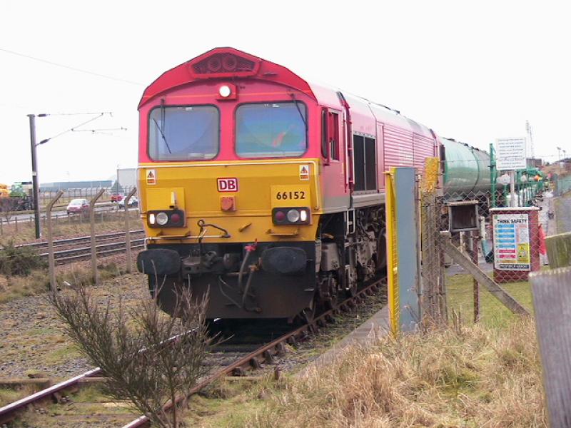 66152 on the prestwick fuel tanks: 66152 leaves prestwick airport unloading point Photo of 66152 on the prestwick fuel tanks