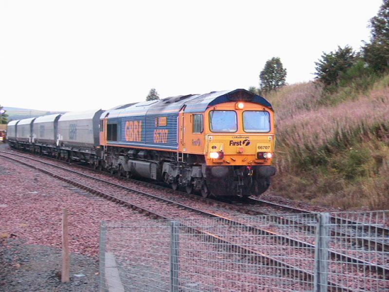 66707: 66707 heads off from new cumnock on the last day of its trials at the end of september 2009 Photo of 66707