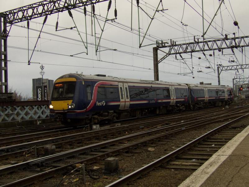 170432 Minus 1: 170432 at Glasgow Central with a service from Edinburgh on 6th February 2010 minus it's centre car that was having work done to it's engine. It was filling in for a Class 158 that normally does the runs. Photo of 170432 Minus 1