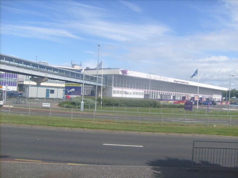 Prestwick Airport: Prestwick Airport in Ayrshire, scotland. This airport is served by it's own railway station, which sees passengers to Kilmarnock, Stranraer, Ayr and Glasgow central every day. Photo of Prestwick Airport