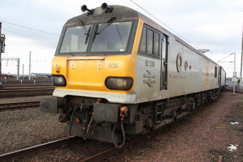4M38 - 92036: 92036 - 4M38 Tesco Train awaiting to depart mossend yard 21/2/10 @ 14:45. Photo of 4M38 - 92036