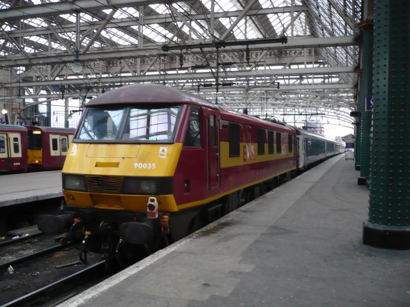 90035 Sleeper ECS: 90035 on the rear of 5S26 as it departs Glasgow Central. Sat 27th Feb 2010. Photo of 90035 Sleeper ECS