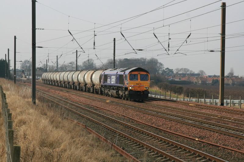 Sunderland at Drem: 66725 on 6E59 06.25 Aberdeen to Doncaster passing Drem. Photo of Sunderland at Drem