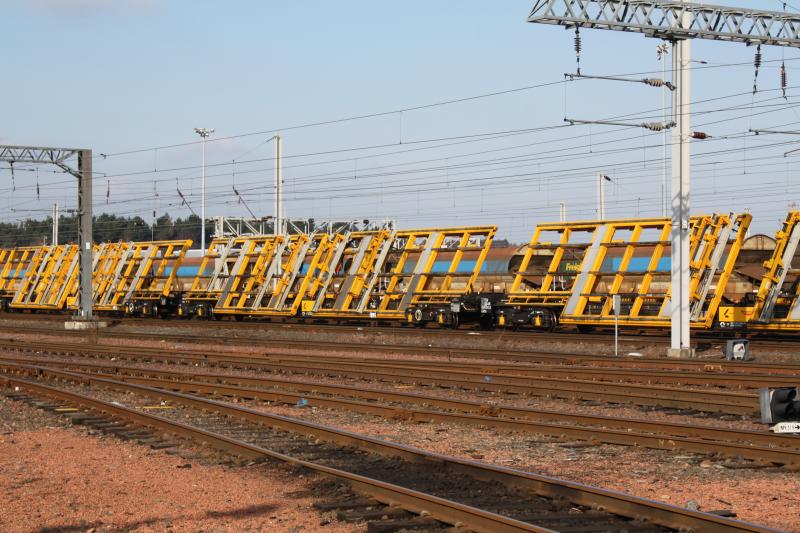 More Tilting wagons: Tilting wagons at Mossend Sunday 7/3/10 Photo of More Tilting wagons