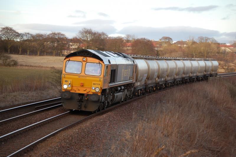 6s44 66709: 6S44 66709 Leaving Shotts 17:00 12/03/10 Photo of 6s44 66709