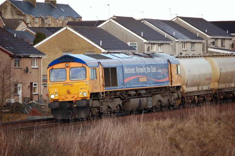6S44 - 66722: 66722 Passing Shotts 17:02 15/3/10 with 6S44. Photo of 6S44 - 66722