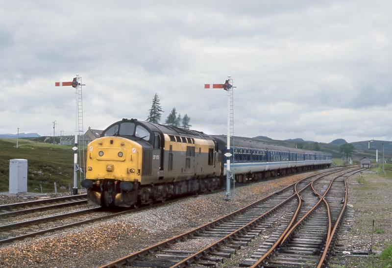 37175 at Dalwhinnie: The year when there were Saturday, loco hauled extras working Edinburgh - Inverness - Edinburgh. 16 July 1994 Photo of 37175 at Dalwhinnie