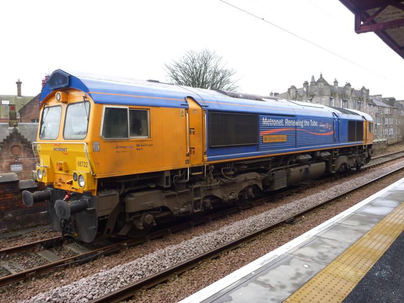 66722 at Dumbarton Central: 66722 rests at Dumbarton Central having failed at Bowling the previous night working 6S44. Photo of 66722 at Dumbarton Central