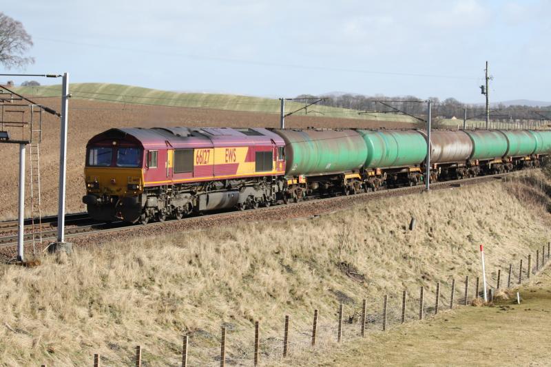 6S36: 6S36 - 66127 Dalston-Grangemouth tanks,passing Ravenstruther Friday 19/3/10 11:40 Photo of 6S36
