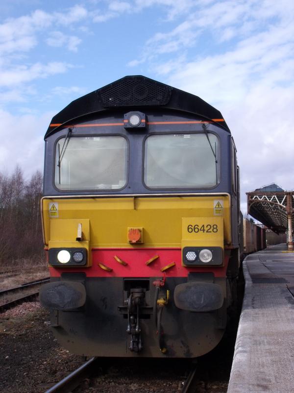 66428 at Perth: 66428 at Perth on 22/3/10 with the late running 4Z50 Inverness - Coatbridge Photo of 66428 at Perth