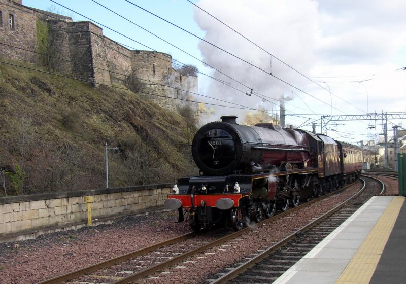 Waverley Arrivals: 6201 arrives at Edinburgh Waverley on 1 April 2010 heading Photo of Waverley Arrivals