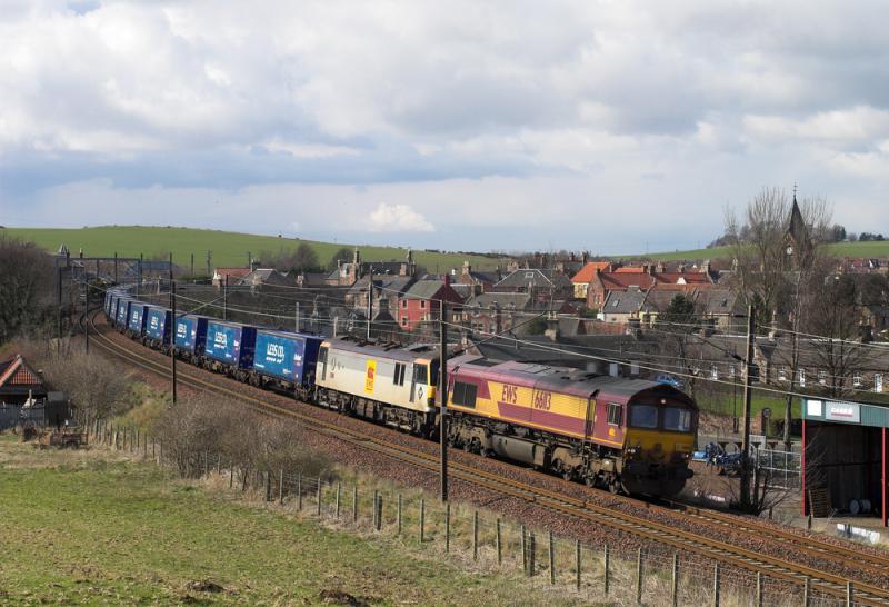 Diverted 4M48 passing East Linton: 66113 with 92009 DIT hauls the Mossend - Rugby Tesco train past East Linton. Easter Sunday, 4 April 2010 Photo of Diverted 4M48 passing East Linton