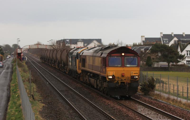 66108 & 37425: 66108 & 37425 at Carnoustie 6D83 06/04/10 Photo of 66108 & 37425