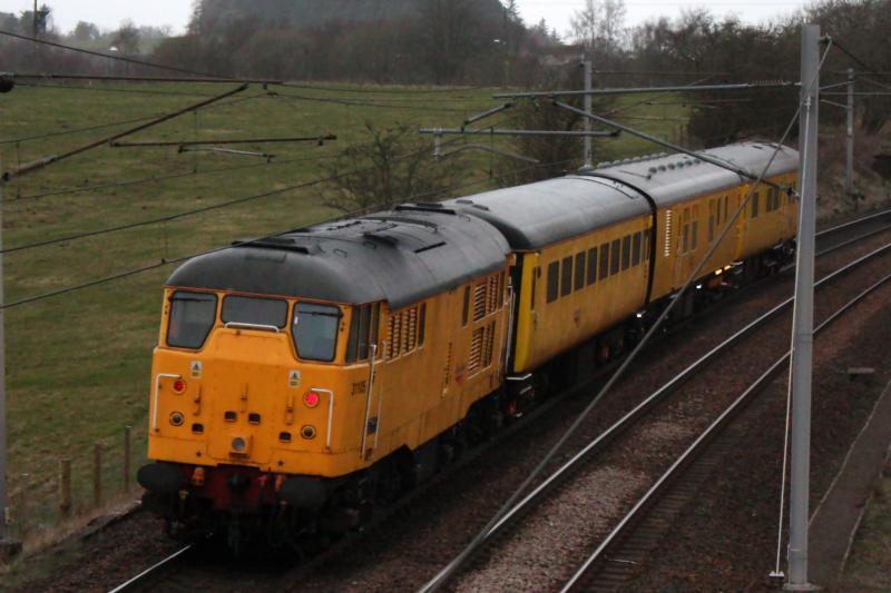 4Q73: 31105 - 4Q73 Going away shot in very poor light,passing silvermuir 19:00 Monday 5/4/10.
Thanks to all for Gen.
DEREKO Photo of 4Q73