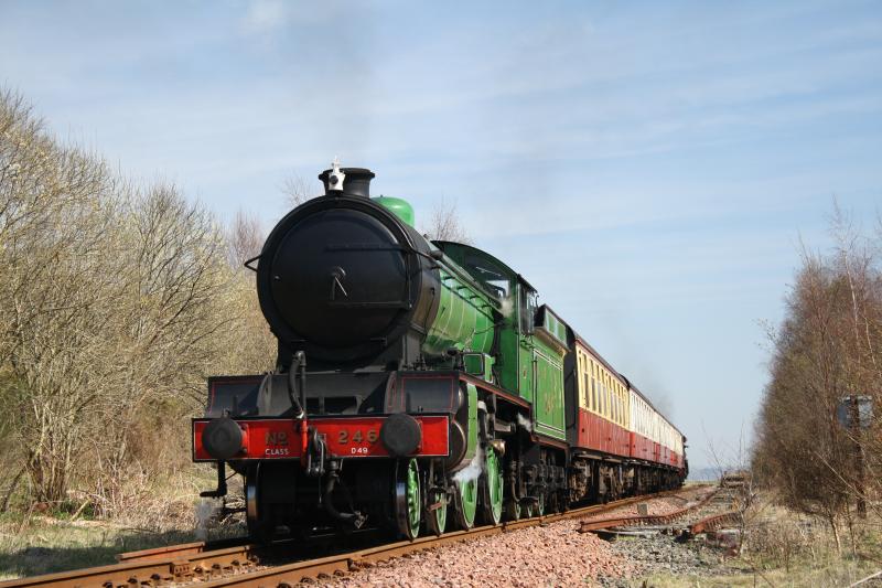 Morayshire restarts her train at Kinneil.: Morayshire starts away from Kinneil (with 45407 on the rear) on Sunday 11th April 2010. Photo of Morayshire restarts her train at Kinneil.