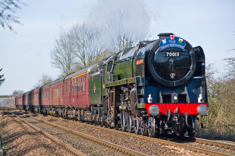 70013 Oliver Cromwell: 70013 passes Forgandenny 11/04/10 Photo of 70013 Oliver Cromwell