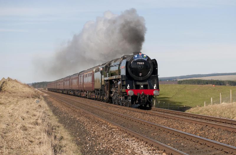 70013 Oliver Cromwell: Cromwell in full flight between Greenloaning and Blackford 11.4.10 Photo of 70013 Oliver Cromwell