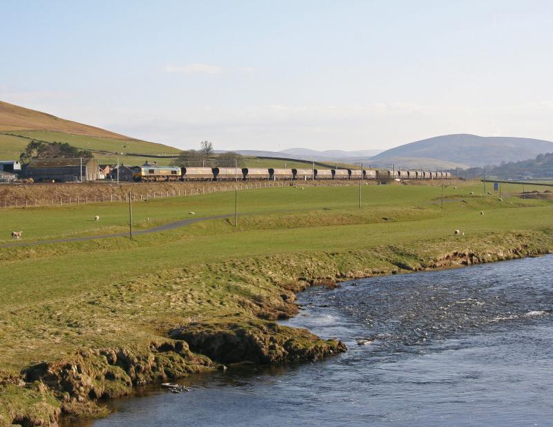 66508 4S41 :
66508 4S41 at Wandel heading for Hunterston Photo of 66508 4S41