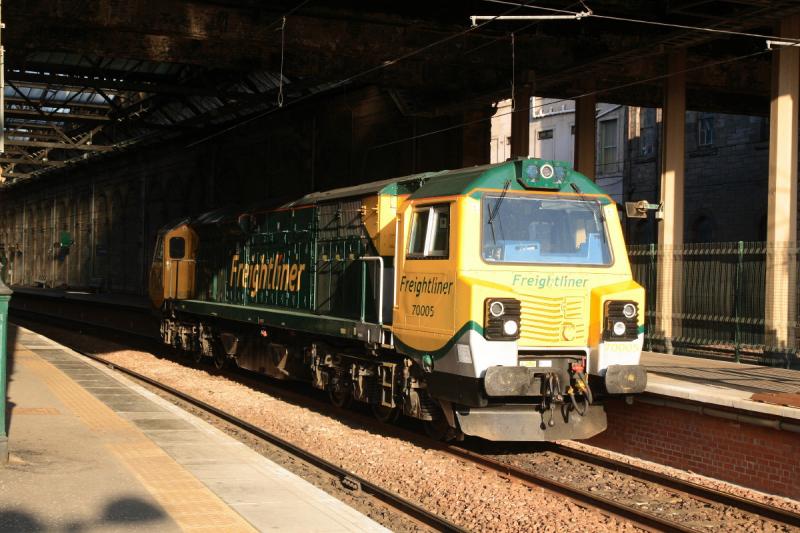 70005 in Waverley: 70005 waiting at the end of Plat 10 Waverley on 0z97 Midland Road to Mossend on 16/04/2010. It waited for 27 mins here. Photo of 70005 in Waverley