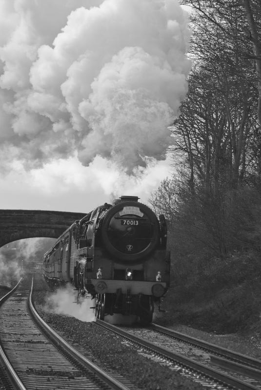 70013 Oliver Cromwell: Cromwell on the hill up to Dalgety Bay on the SRPS Fife tour 18.4.10 Photo of 70013 Oliver Cromwell
