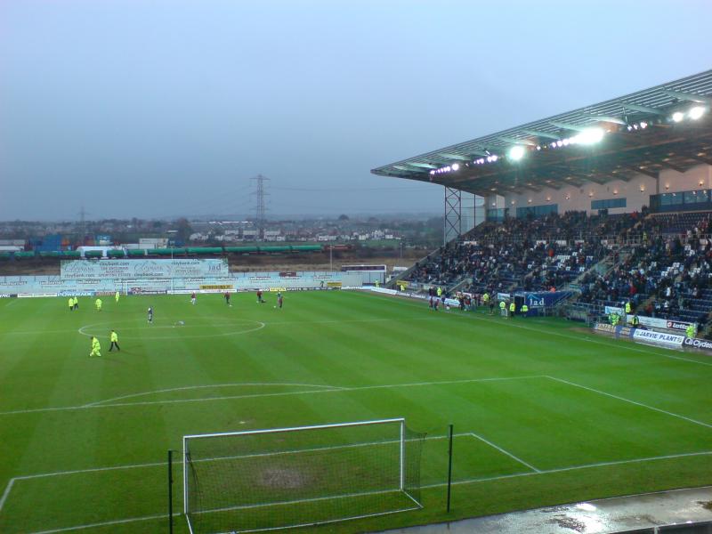 60048 passing Falkirk FC's stadium: 60048 passing Falkirk FC's stadium, this picture is no longer possible due to a new stand now being in the way. (05.01.2008) Photo of 60048 passing Falkirk FC's stadium