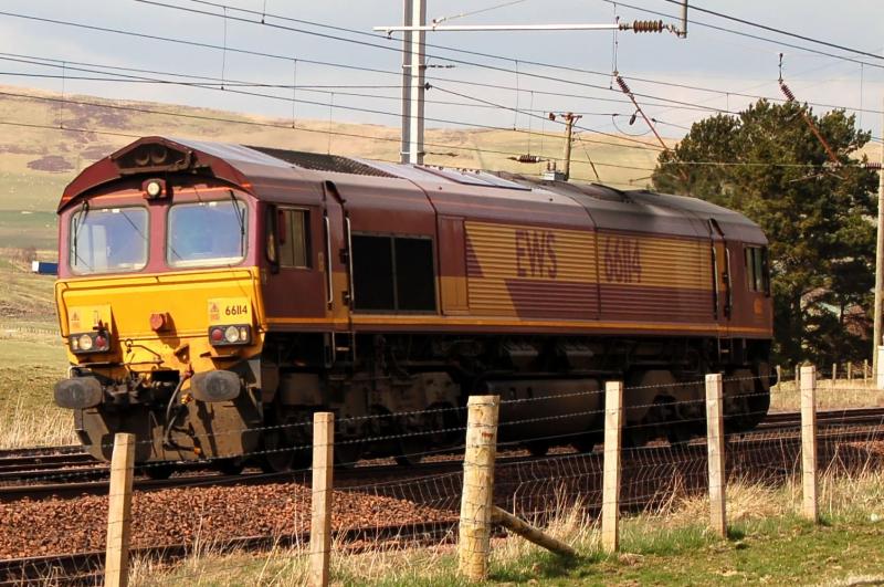 66114: 66114 SB 14:50 at Abington loop 19/4/10 Photo of 66114